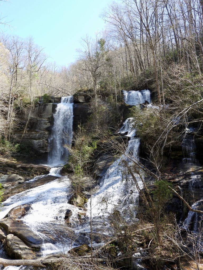 Twin Falls in Pickens Co., South Carolina. Photo by howderfamily.com; (CC BY-NC-SA 2.0)