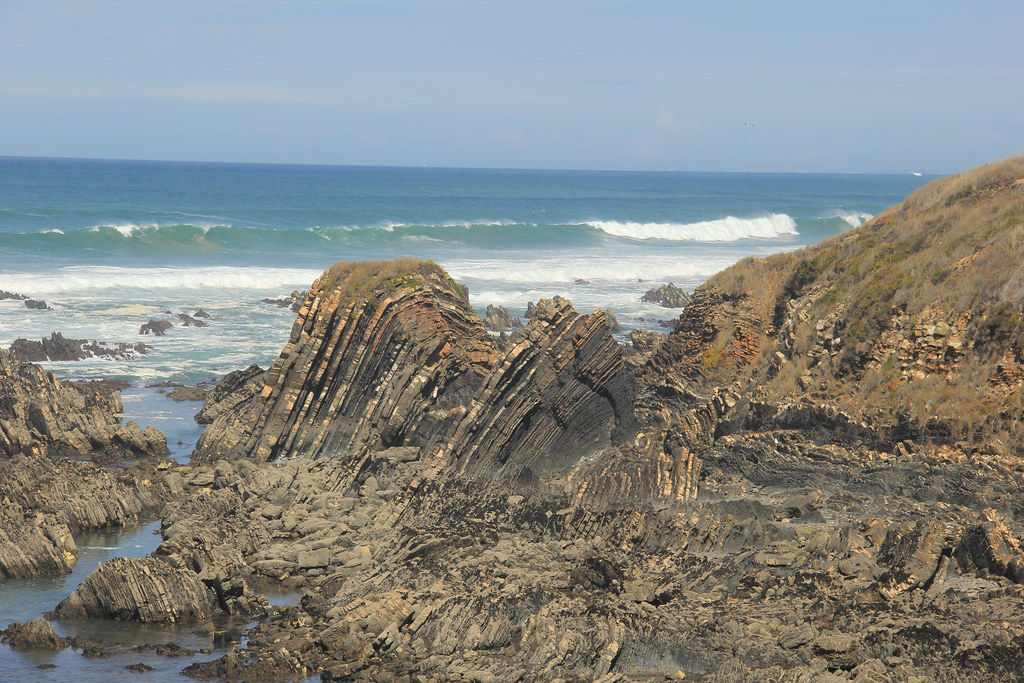 Stunning rock formations on the Fishermen's Trail between Vila Nove de Milfontes and Almograve