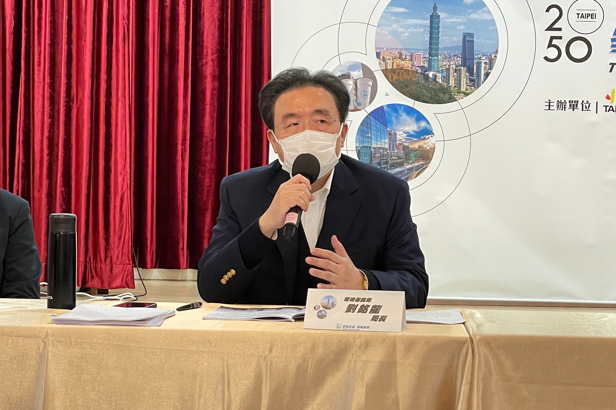 環保局長劉銘龍認為，輔導產業轉型，需要進行細膩的社會溝通。攝影：劉庭莉