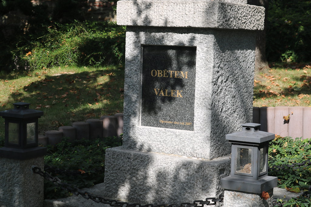 pomník obětem 1. světové války v Hrušovanech