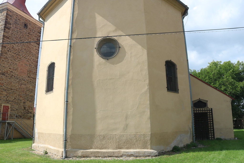 kostel sv. Mikuláše v Droužkovicích