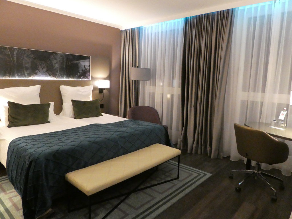Bedroom, Leonardo Royal Hotel, Nuremberg