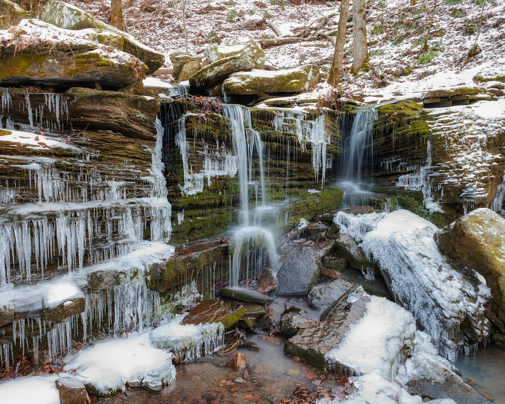 February snow. Lower Long Pool Falls. Arkansas. 2022.