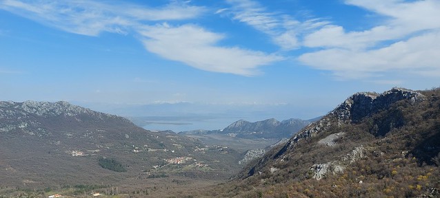 Pogled na Crmnicu sa Paštrovačke gore