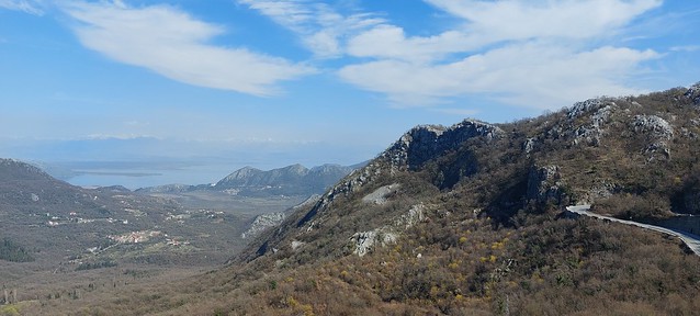 Pogled na Crmnicu sa Paštrovačke gore