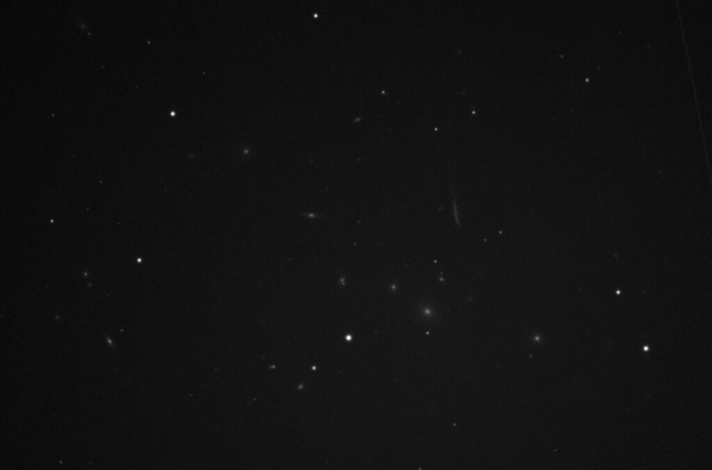 NGC3842_5F_624s_zoom