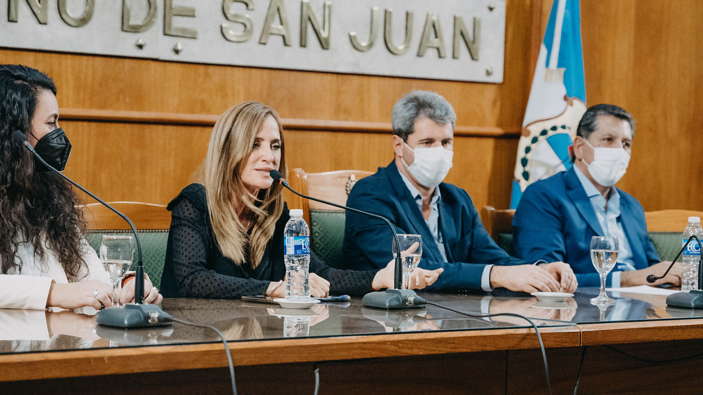 2022-03-30 PRENSA: Uac presidi la firma de convenios entre Nacin, Provincia y municipios para implementar programas sociales