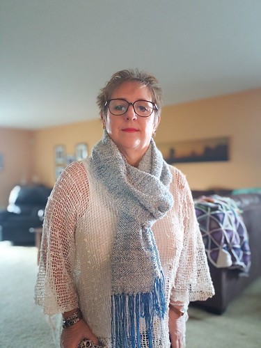 Elaine loves the scarf she wove for the weaving workshop! For her weft she used a strand of Manos Cabrini held double with Ashford Merino Boucle.