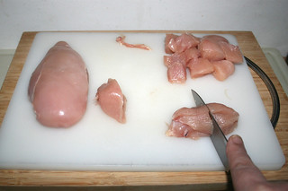 04 - Dice chicken breasts / Hähnchenbrust würfeln