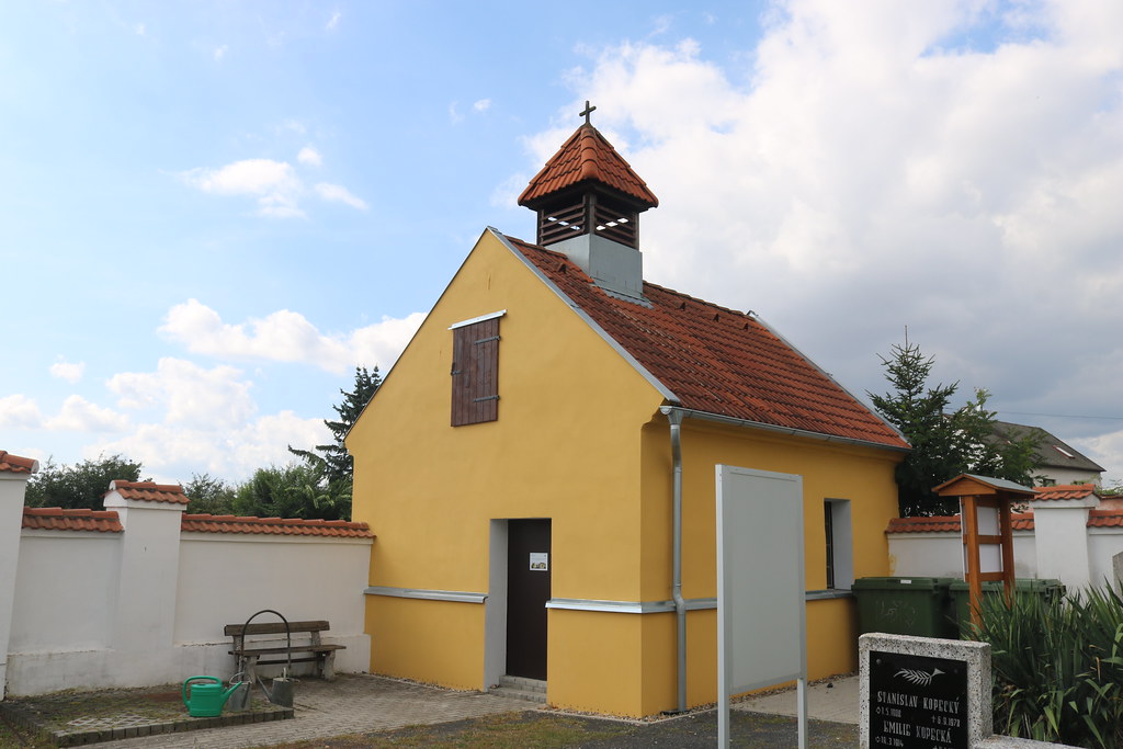 hřbitovní kaple v Droužkovicích
