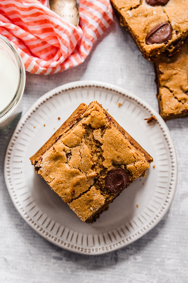 Malted Chocolate Chip Cookie Bars