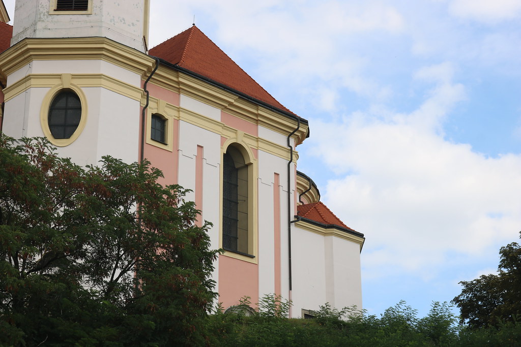 kostel sv. Petra a Pavla v Březně