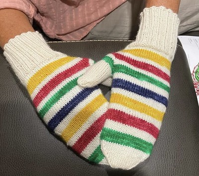 Debbie (@love.knit.spin.weave) had some leftover Timber Yarns Twin Sock in Oh Canada from the socks she knit so she used the rest to knit herself Mittens to Fit by Slavi Thomsen.