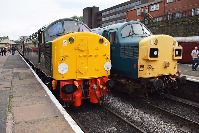 With contrasting full yellow ends, English Electric duo 40106 and 37109 stand at Bury Bolton Street