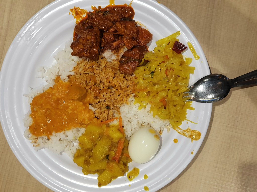印度干咖哩雞飯 Chicken Varuval rice rm$14 rm$14 @ Food Arcade Damen USI1