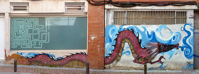 Arte Urbano. Dragón, obra de Sans?. 2022/04 (Barrio de Puente de Vallecas, Madrid)
