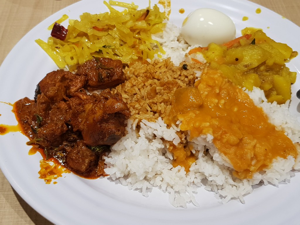 印度干咖哩雞飯 Chicken Varuval rice rm$14 rm$14 @ Food Arcade Damen USI1