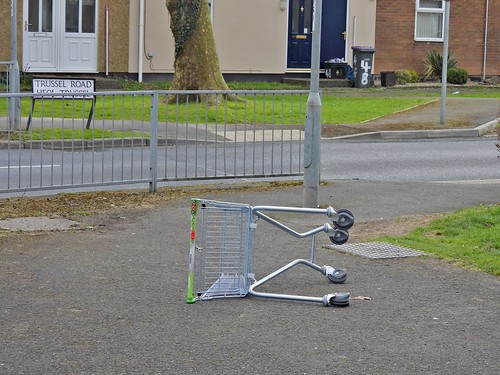 Asda Trolley, Trussel Road, Northville, Cwmbran 3 April 2022 | by Torfaen Corvine