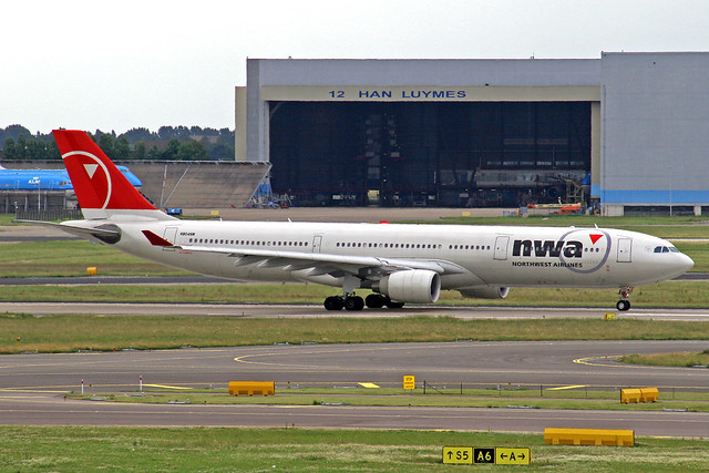Northwest Airlines Airbus A330-323X N804NW AMS 14-06-08