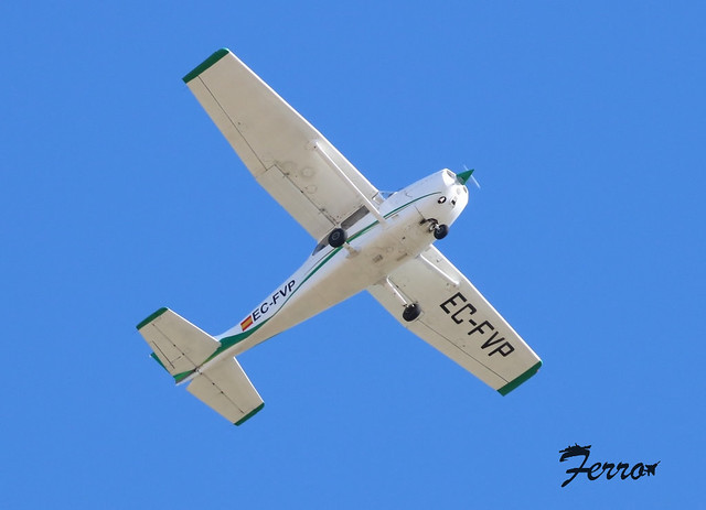 020322 - Cessna 172N Skyhawk II - EC-FVP - lecu (1)