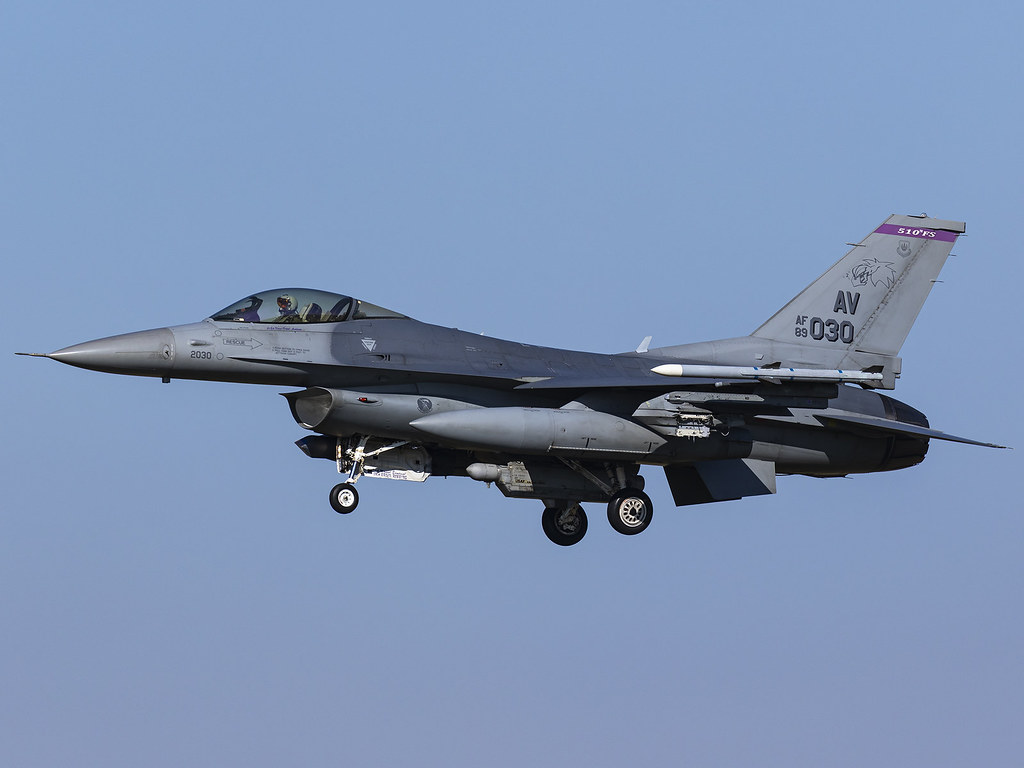United States Air Force | General Dynamics F-16CM Fighting Falcon | 89-2030