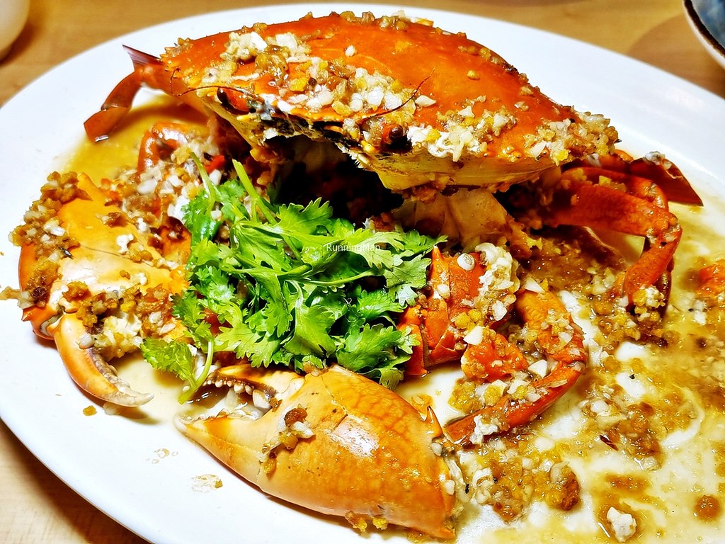 Crab Steamed With Egg White & Garlic