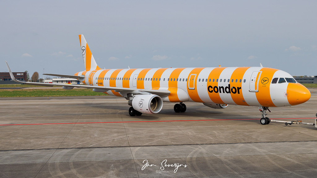 Condor Airbus A321-2 D-AIAD