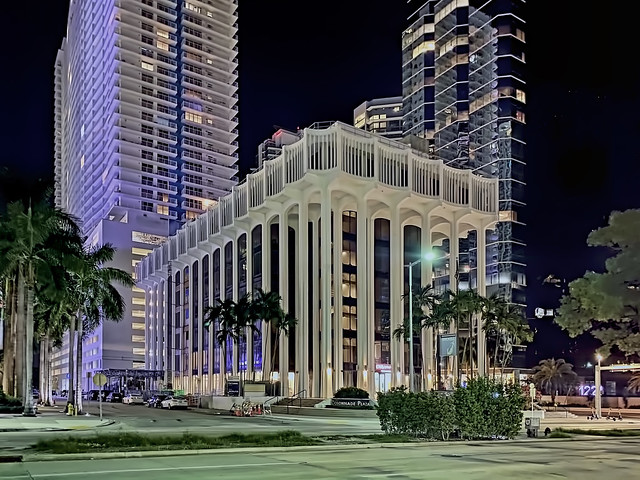 Colonnade Plaza, 1201 Brickell Avenue, Miami, Florida, USA / Built: 1967, Renovations: 2001 / Architect: Minoru Yamasaki & Associates / Floors: 8 / Height: 91.70 ft / Building Usage: Commercial Office / Architectural Style: Modernism