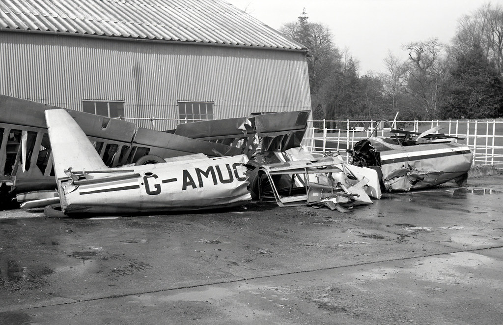 G-AMUG, DHC-1 Chipmunk, Salisbury Hall, c. June 1975