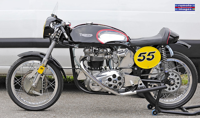 Triumph vintage motorcycle racer (c) Bernard Egger :: rumoto images 4566