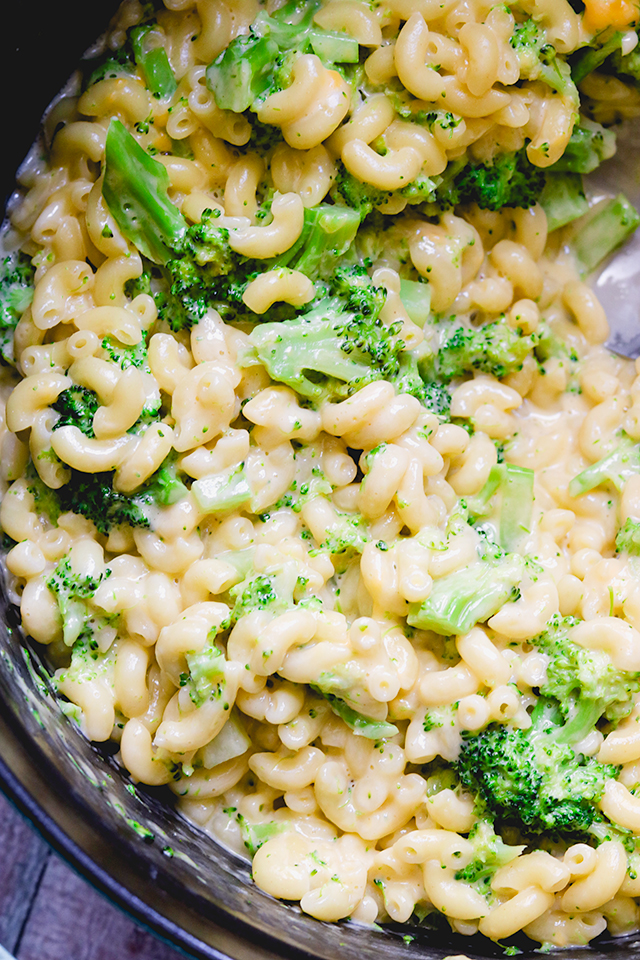 One Pot Broccoli Mac and Cheese