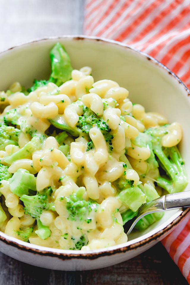One Pot Broccoli Mac and Cheese