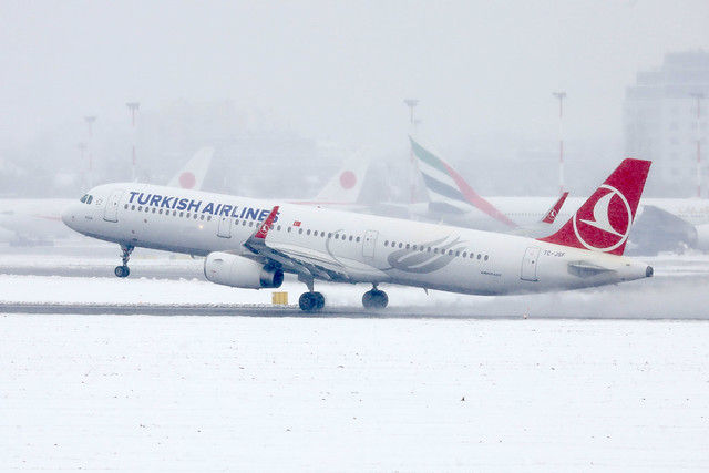 Turkish Airlines A321 TC-JSF departing WAW/EPWA