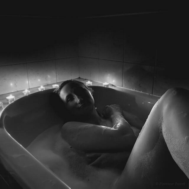 Justine atmospheric bathtub