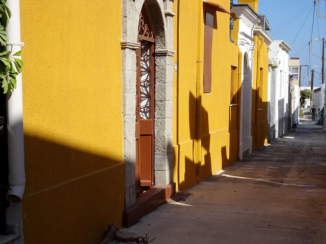 Yellow alley