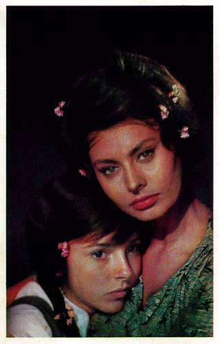 Sophia Loren and Eleonora Brown in La ciociara (1960)