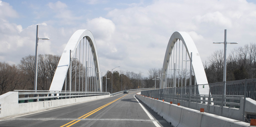 Image of new Bayfield Bridge with two lanes open