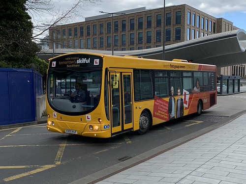 First Beeline (Berks) • 66965 • KX05MJF | by Gage 75