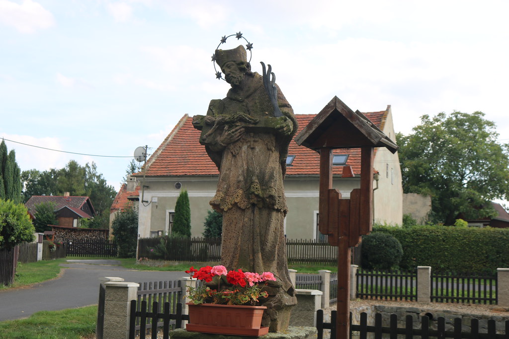 socha sv. Jana Nepomuckého ve Vadkovicích
