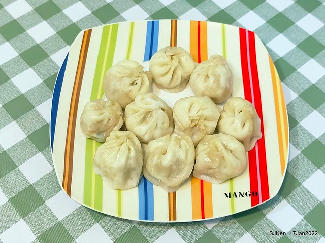(慶城街美食)「林媽媽小籠包蒸餃」(pork buns steamed in bamboo steamers &steamed dumpling booth), Taipei, Taiwan, SJKen, Jan 17, 2022.