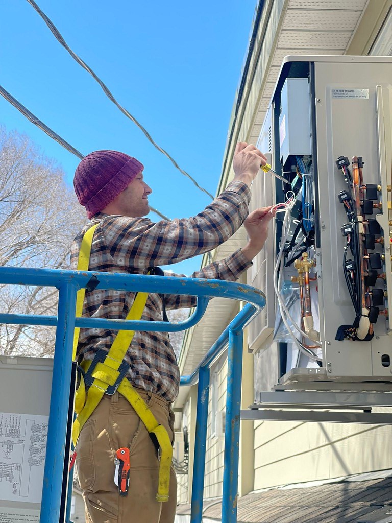 Ductless Heat Pump: Ductless AC Installation
