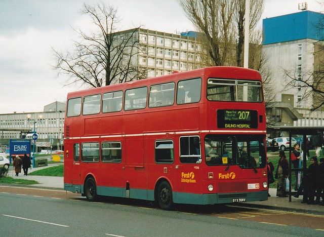 First  CentreWest Metrobus M308 BYX308V