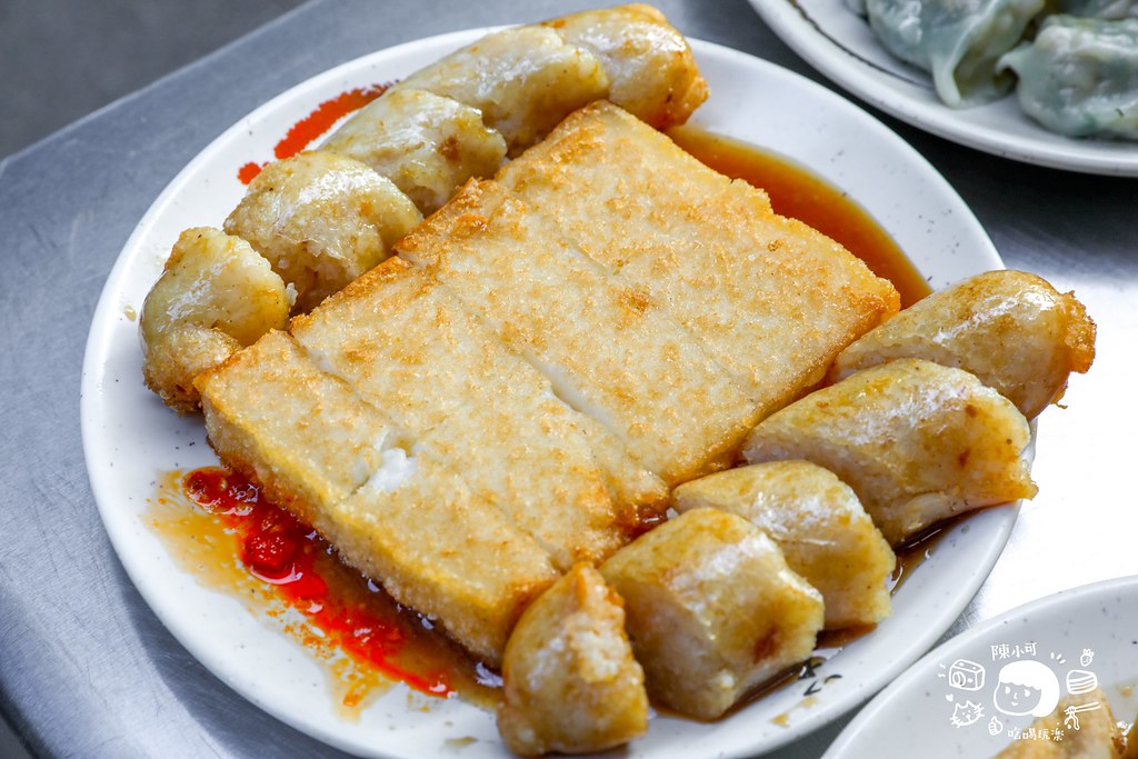 【三重美食】永福街臭豆腐｜糯米腸 蘿蔔糕 水餃推薦，三重隱藏版美食