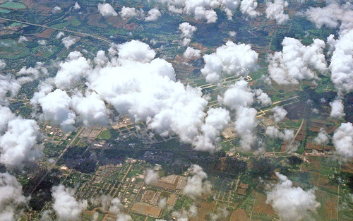 indianapolis indianapolisinternationalairport flying aboardaplane airports airportrunways clouds