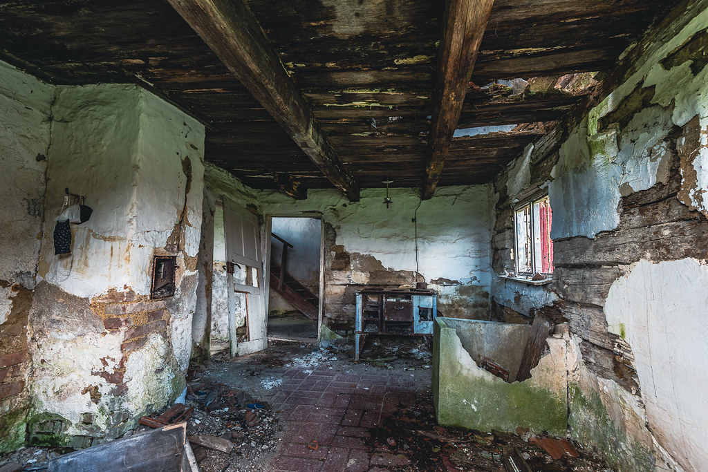 Abandoned lounge @ Lower Bavarian farmhouse