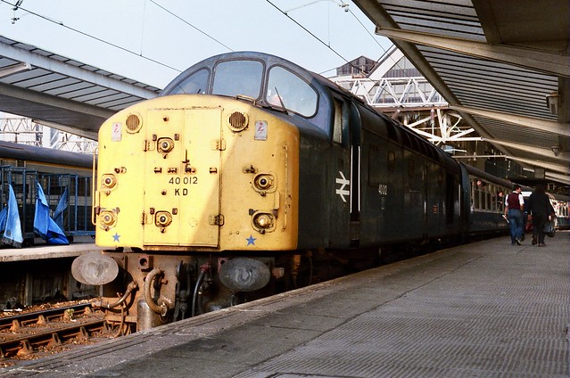 Class 40 40012 'Aureol' whistles away happily at Manchester Piccadilly with 1E67 08.15 Man Picc - Skegness (SO)