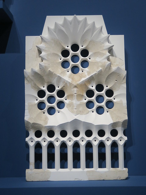 Maquette des baie pour la nef centrale de la Sagrada Familia, troisième version (vers 1913-1915), Antoni Gaudi - Exposition Gaudi, Musée d'Orsay, Paris VIIe