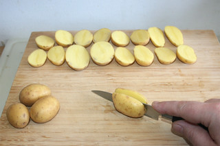 20 - Half baby potatoes / Drillinge halbieren