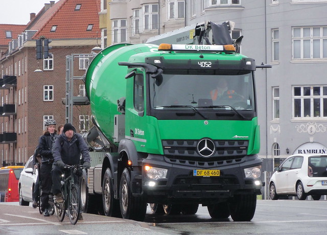 2022 Mercedes Arocs DF68460 concrete mixer truck