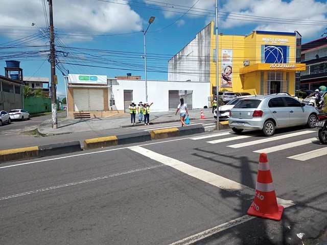 18.4.2022 - Prefeitura leva travessia com segurança para a avenida São Jorge